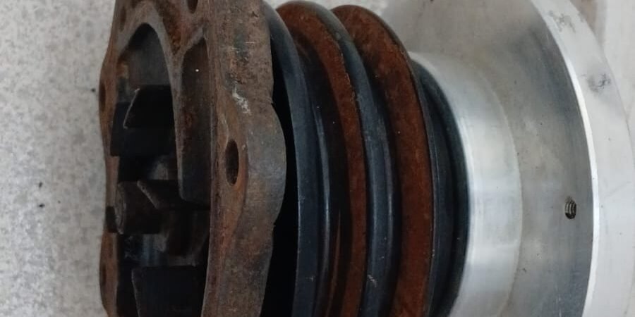 Bomba d’água da Nissan Frontier D21 TD27: função, sinais de problemas e cuidados na compra