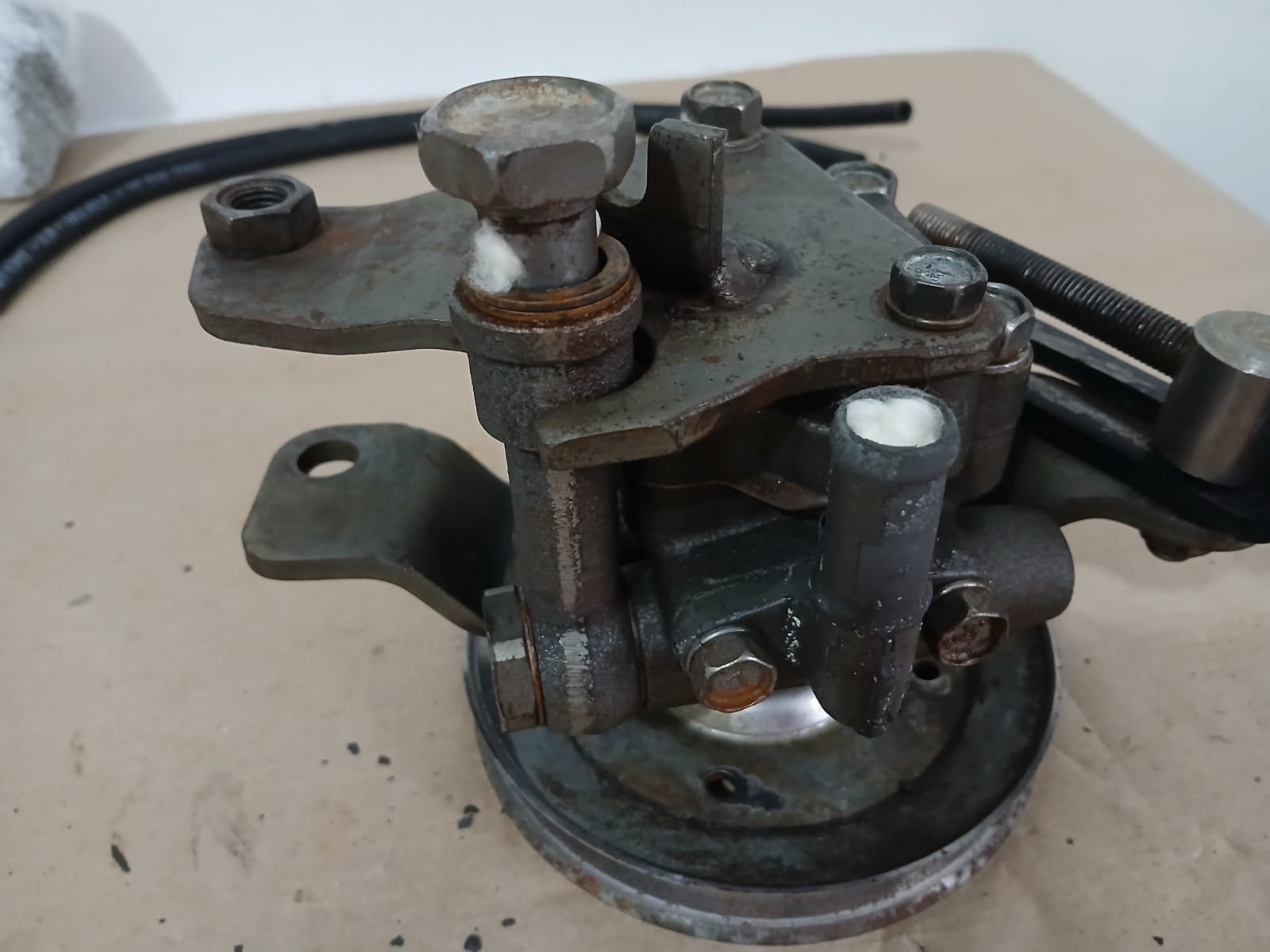 Bomba da Direção Hidráulica Nissan Frontier D21 1994 – Original Usada - Imagem 10