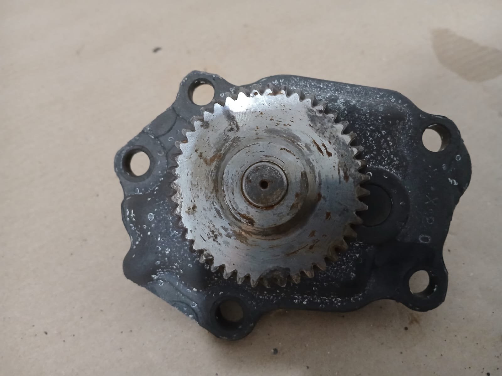 Bomba de óleo original usada Nissan Frontier D21 1994 motor TD27