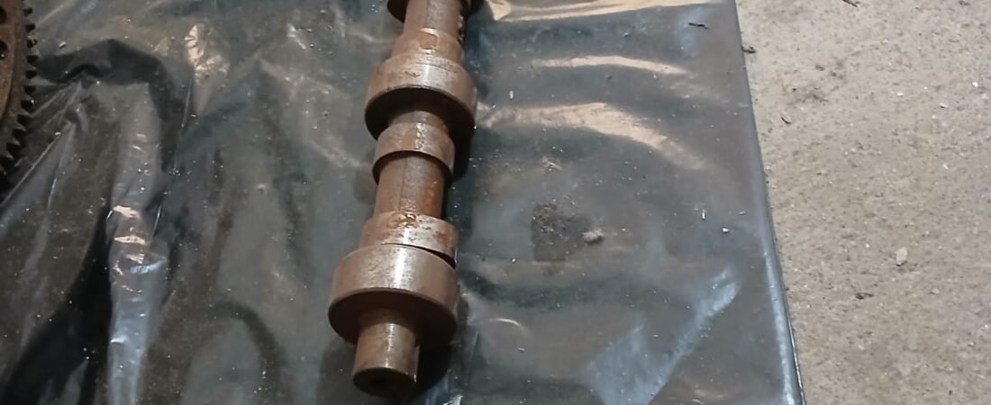 Comando de válvulas da Nissan Frontier D21 TD27: função, sinais de desgaste e cuidados na compra