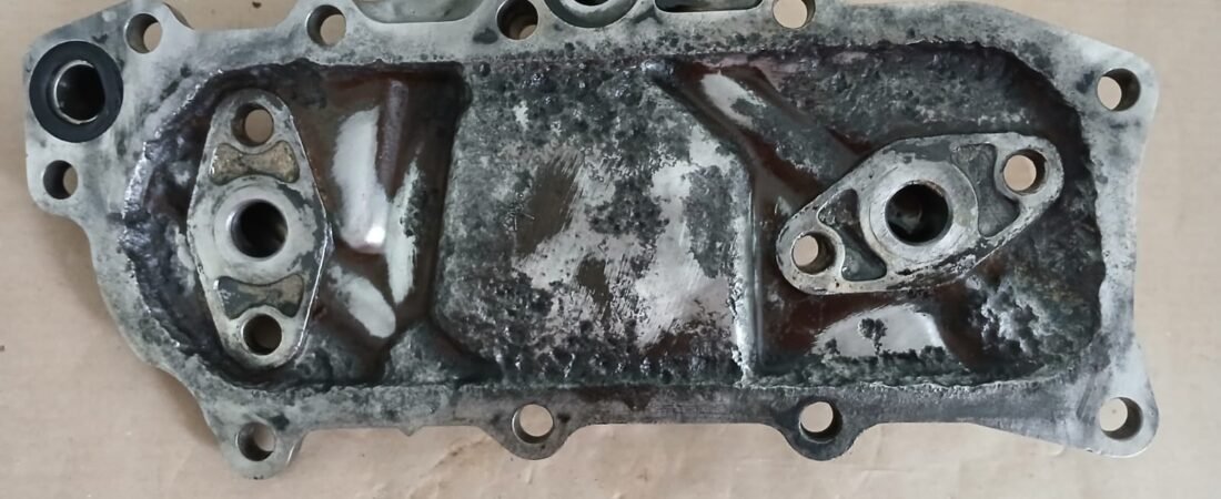 Trocador de calor do óleo da Nissan Frontier D21 TD27: função, sinais de problemas e cuidados na compra
