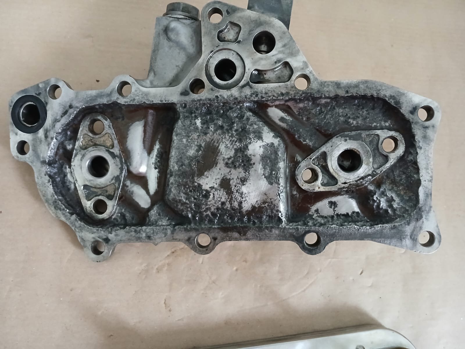 Trocador de calor do óleo da Nissan Frontier D21 TD27: função, sinais de problemas e cuidados na compra