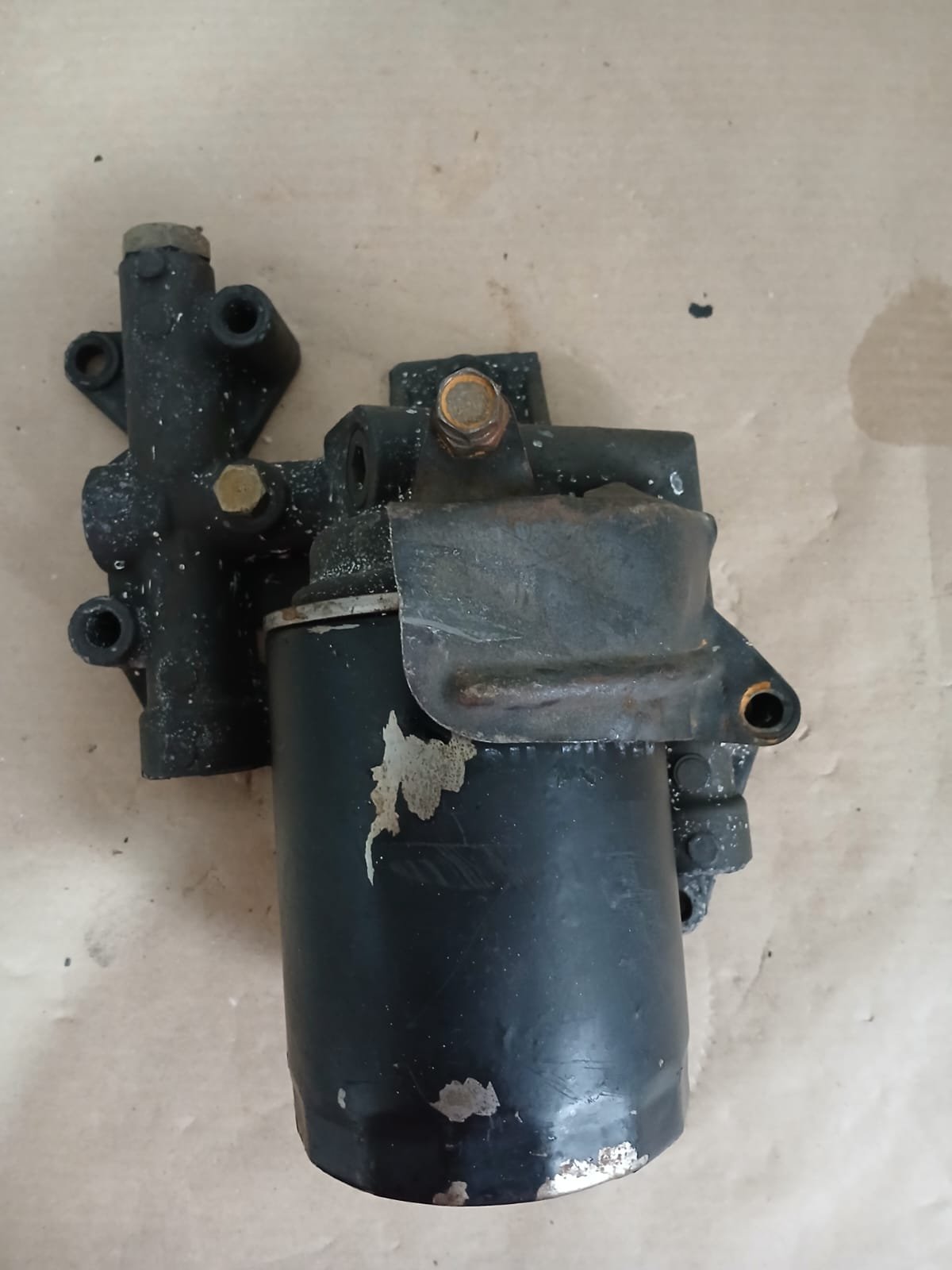 Suporte com Filtro de Óleo do Motor Nissan Frontier D21 1994 – Original Usado