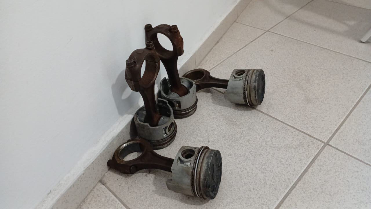 Jogo de Pistões e Bielas Nissan Frontier D21 1994 – Original Usado - Imagem 3
