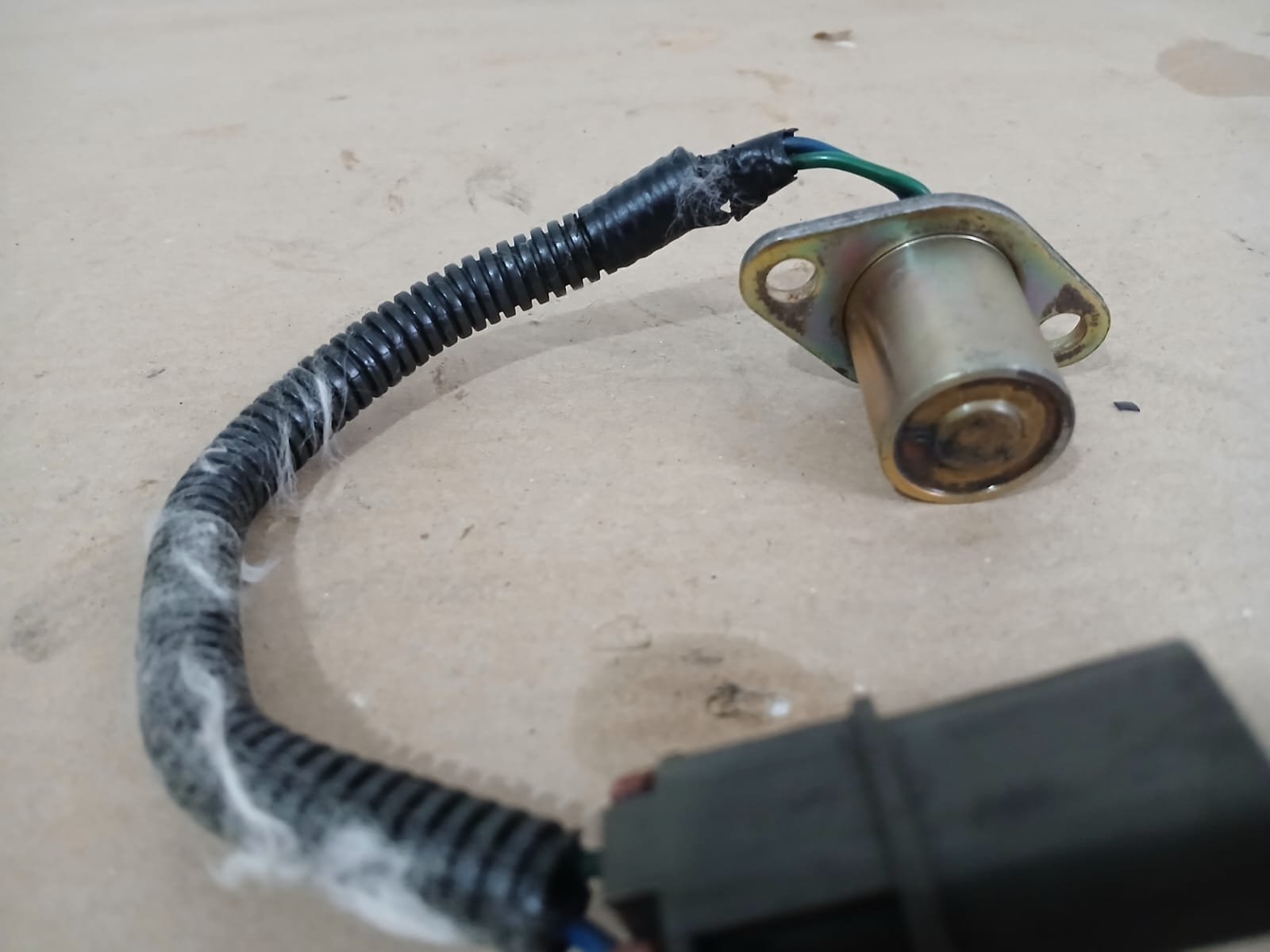 Sensor do Tacômetro Nissan Frontier D21 1994 TD27 TD27T – Original Usado - Imagem 3