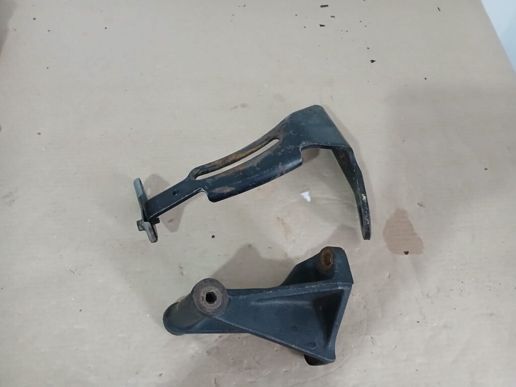 Suporte do Alternador Nissan Frontier D21 1994 – Original Usado