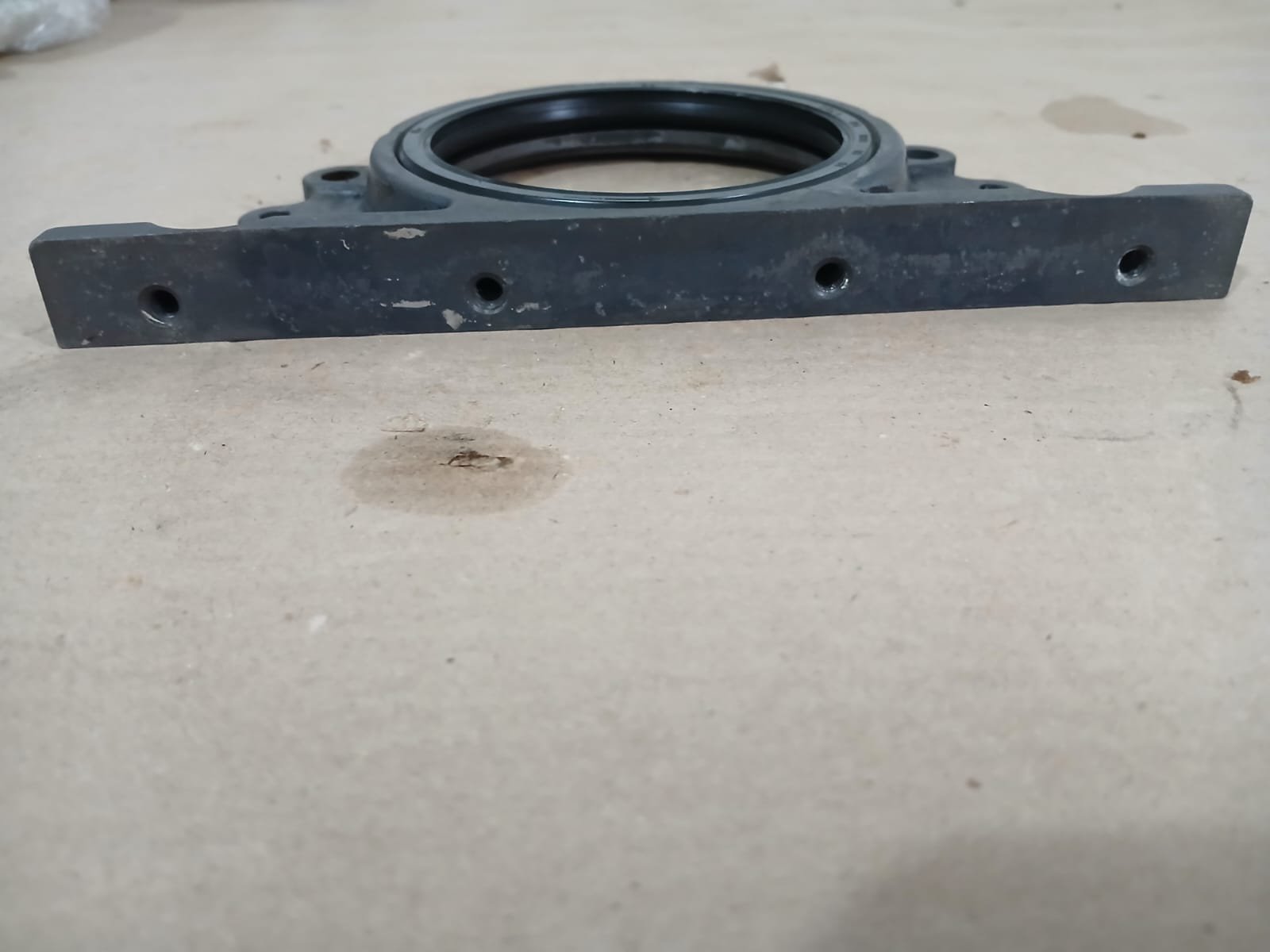 Suporte do Retentor Traseiro do Virabrequim Nissan Frontier D21 1994 – Original Usado - Imagem 2