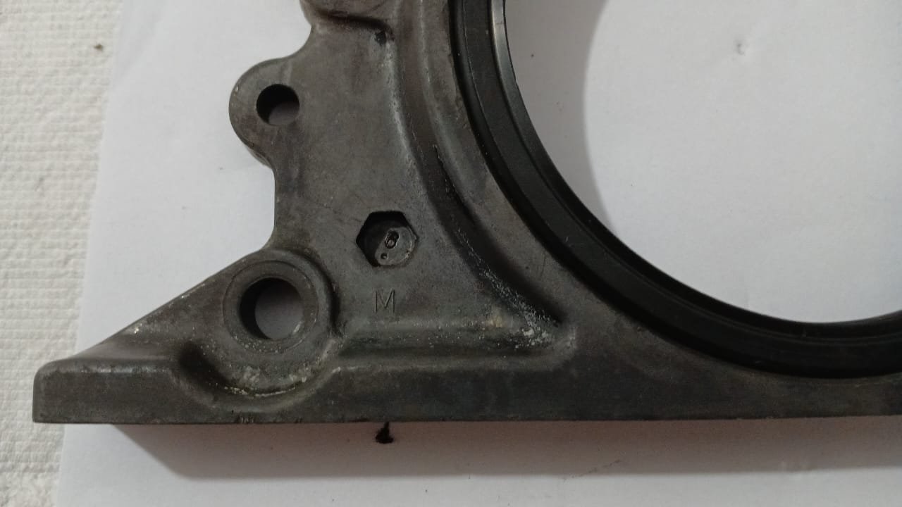Suporte do Retentor Traseiro do Virabrequim Nissan Frontier D21 1994 – Original Usado - Imagem 5