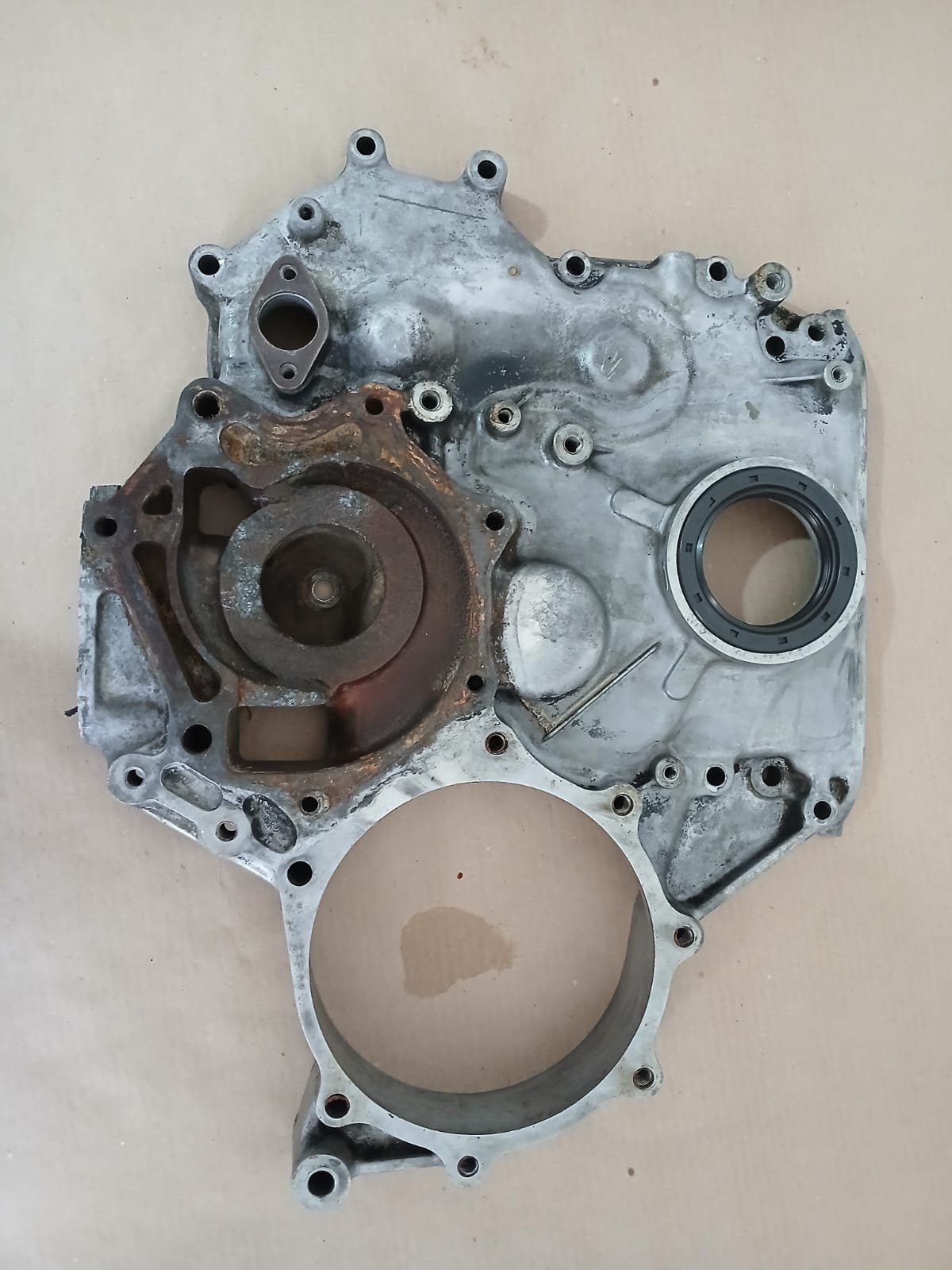 Tampa frontal da distribuição da Nissan Frontier D21 TD27: função, problemas e cuidados na compra