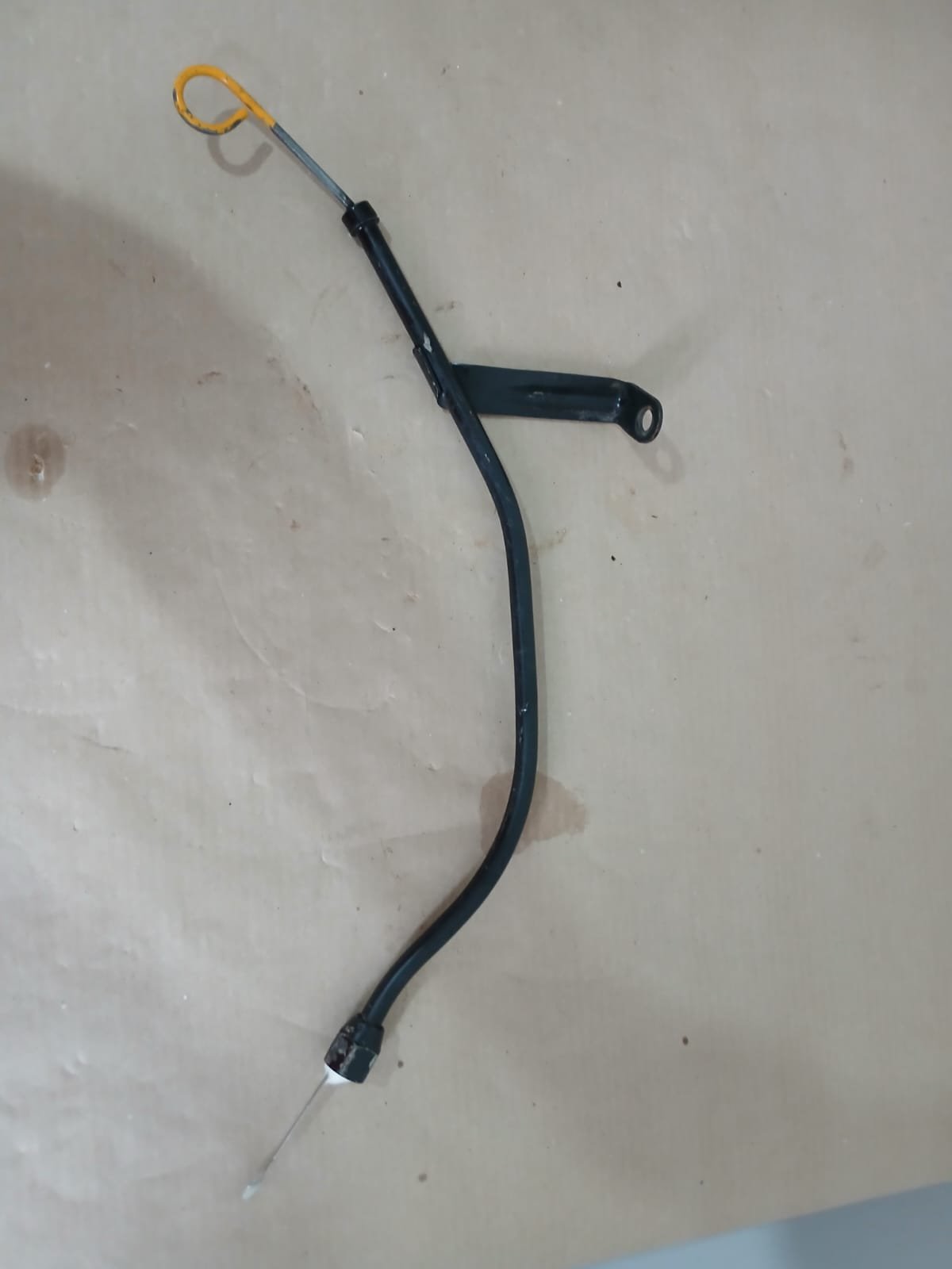 Vareta do Nível de Óleo com Tubo Guia e Suporte Nissan Frontier D21 1994 – Original Usada - Imagem 2